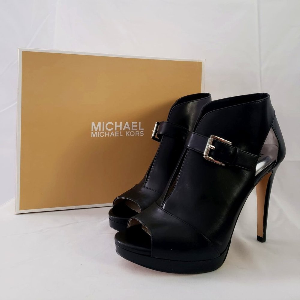 Michael Kors Isabella Bootie *Brand New* SZ 8 M